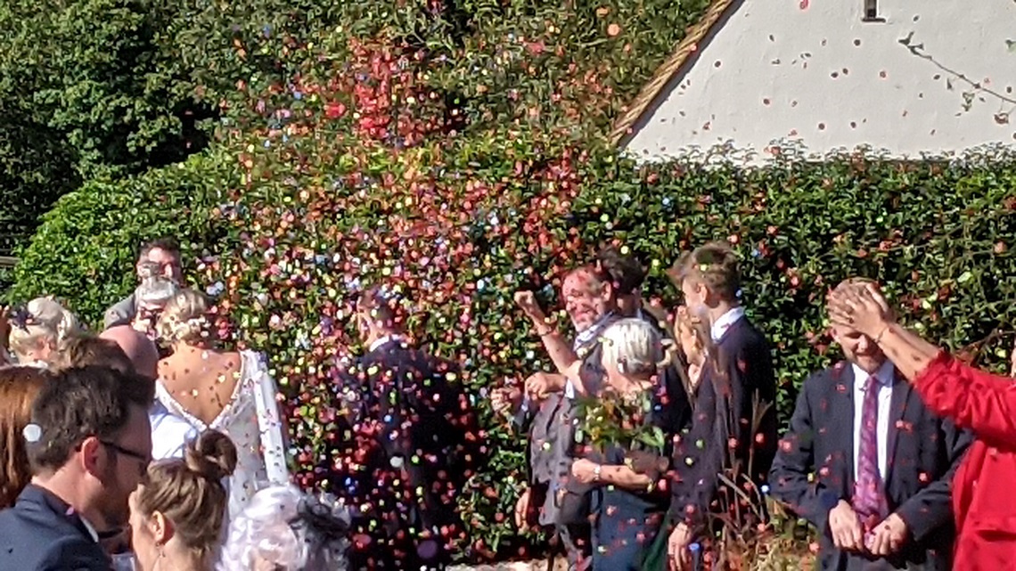 confetti throw