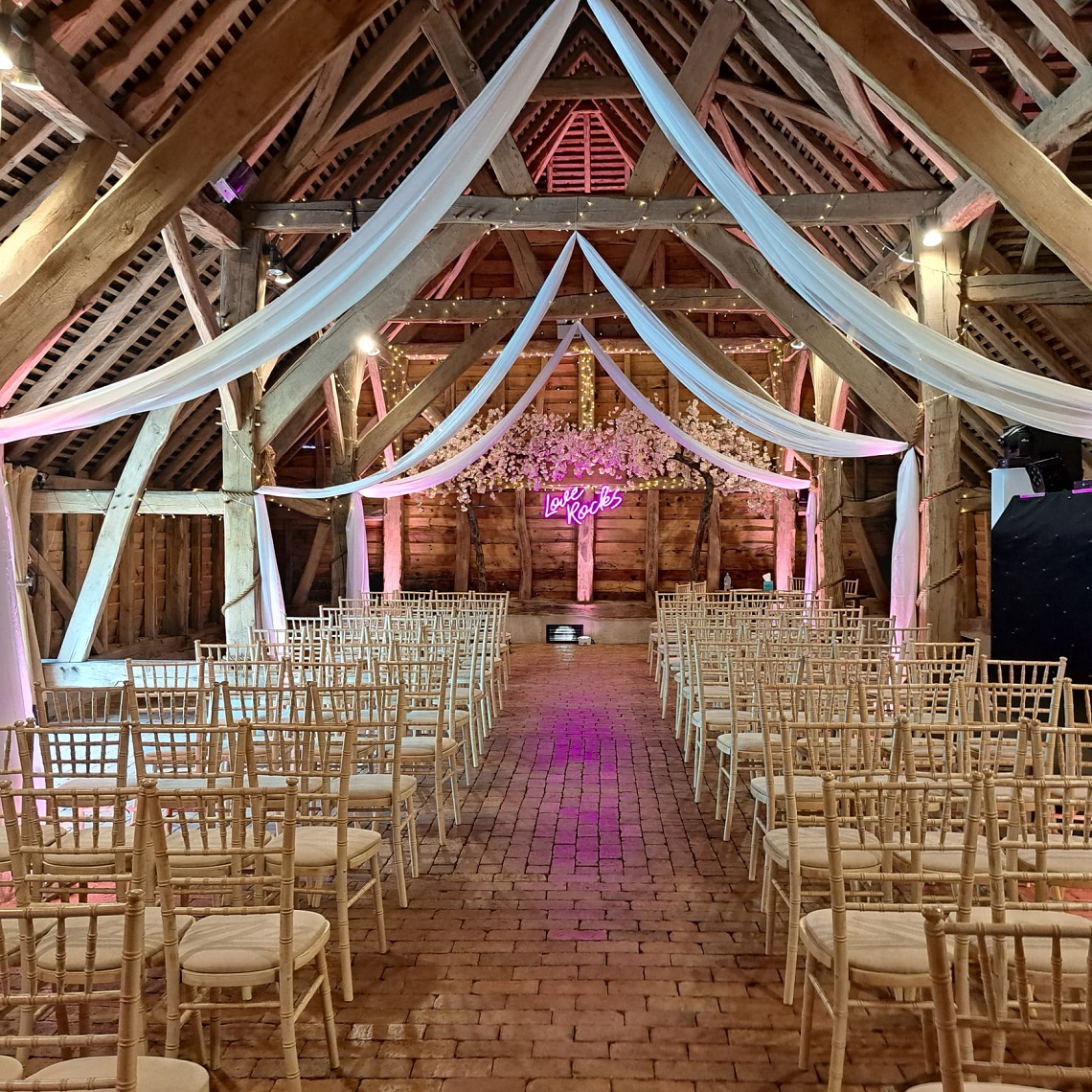 gildings barn celebrant wedding