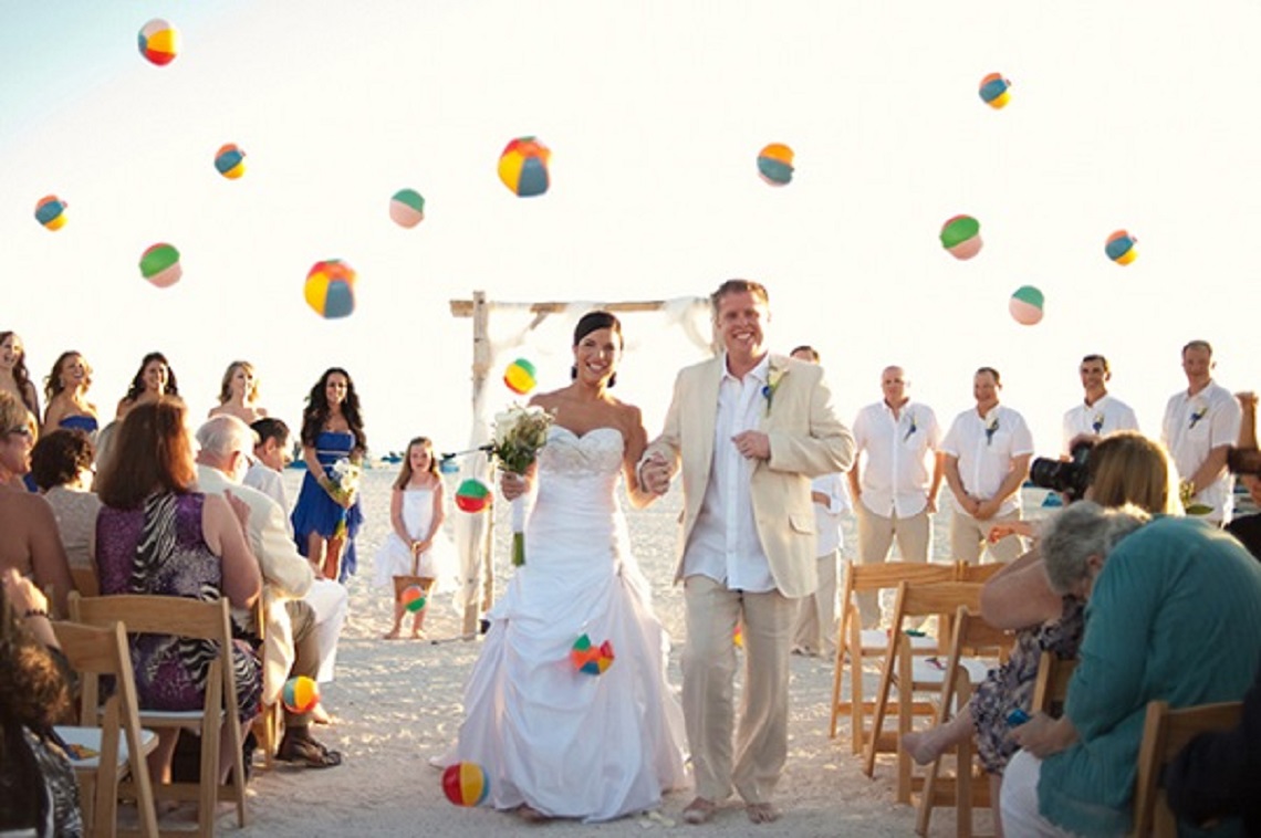 mini beach ball confetti