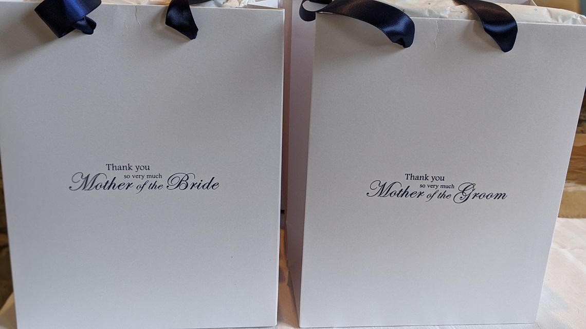 wedding guests gifts