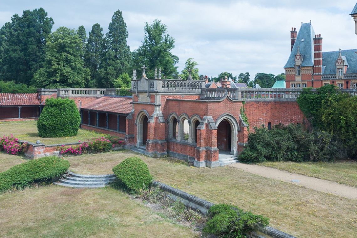 Minley Manor sunken garden